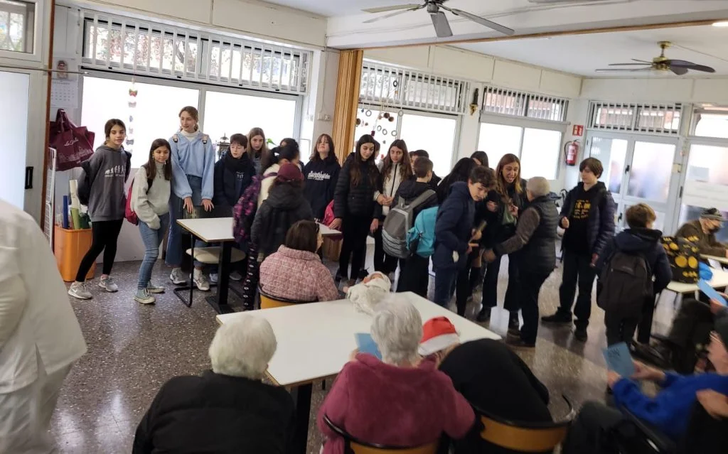 intercambio generacional en el centro de dia-02-