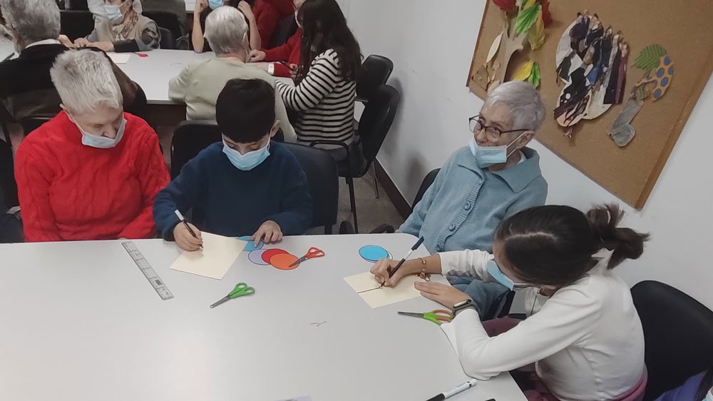 Intercambio generacional centro de día alegrare en Horta Guinardo