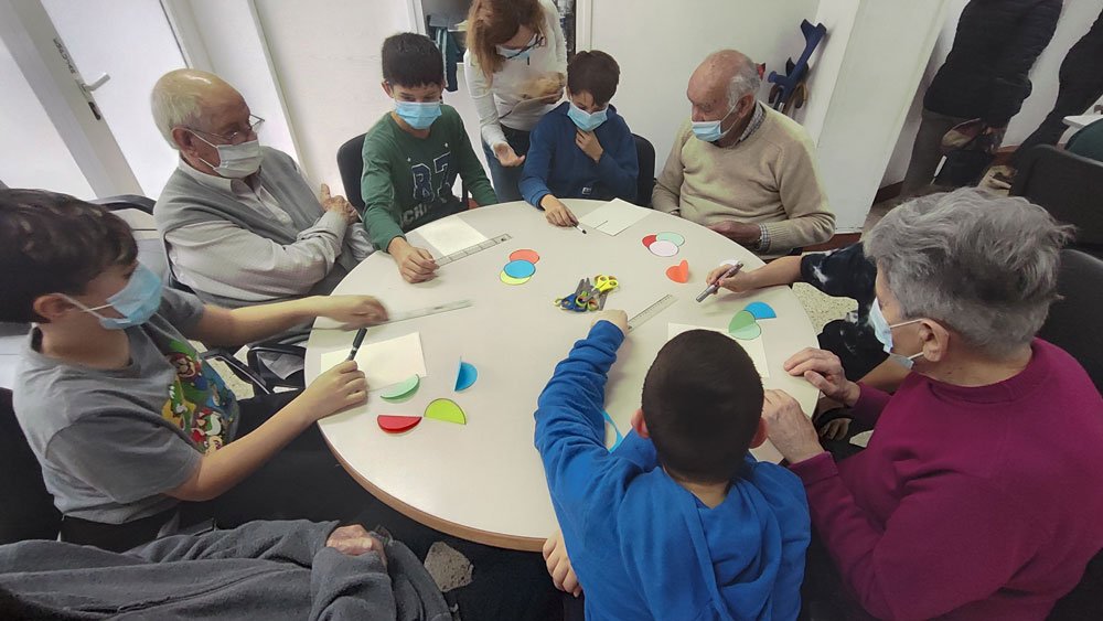 Intercambio generacional centro de día alegrare en Horta Guinardo